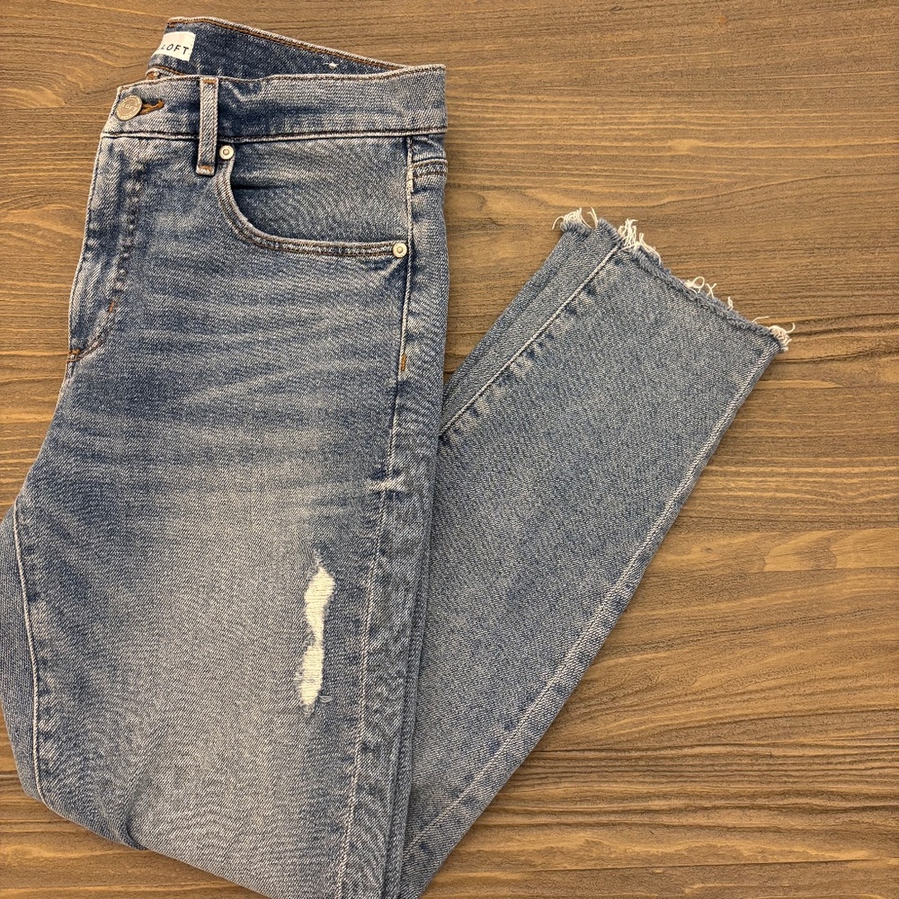 Loft Slim pocket skinny fresh -cut distressed ankle jeans, size 8/29